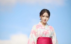 巨大乳の揉んで乳榨り